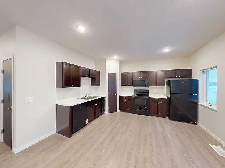 Pioneer Apartments & Townhomes — Photo 27