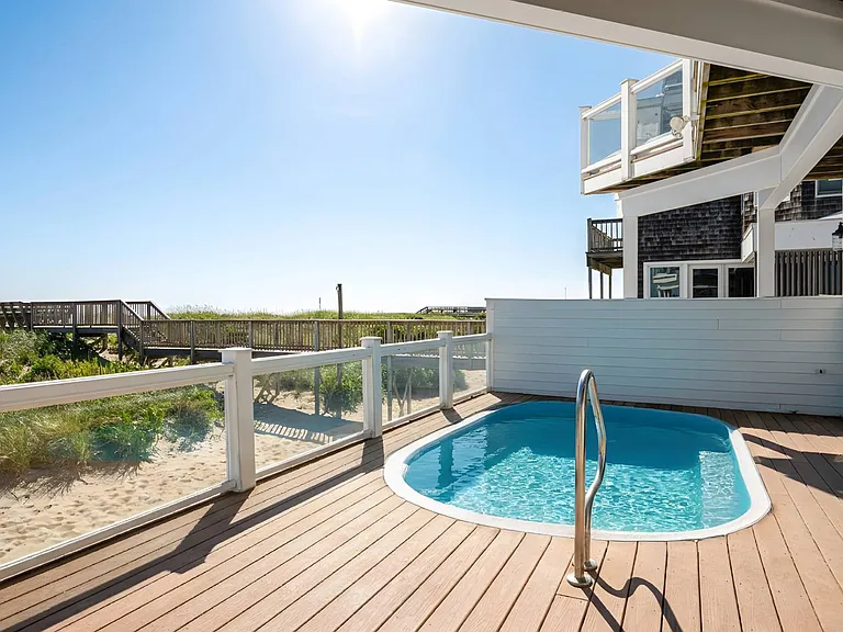 881 Dune Rd — Photo 3