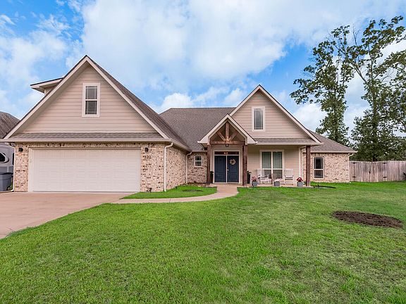 2nd image of 220 Rustic Pines Dr