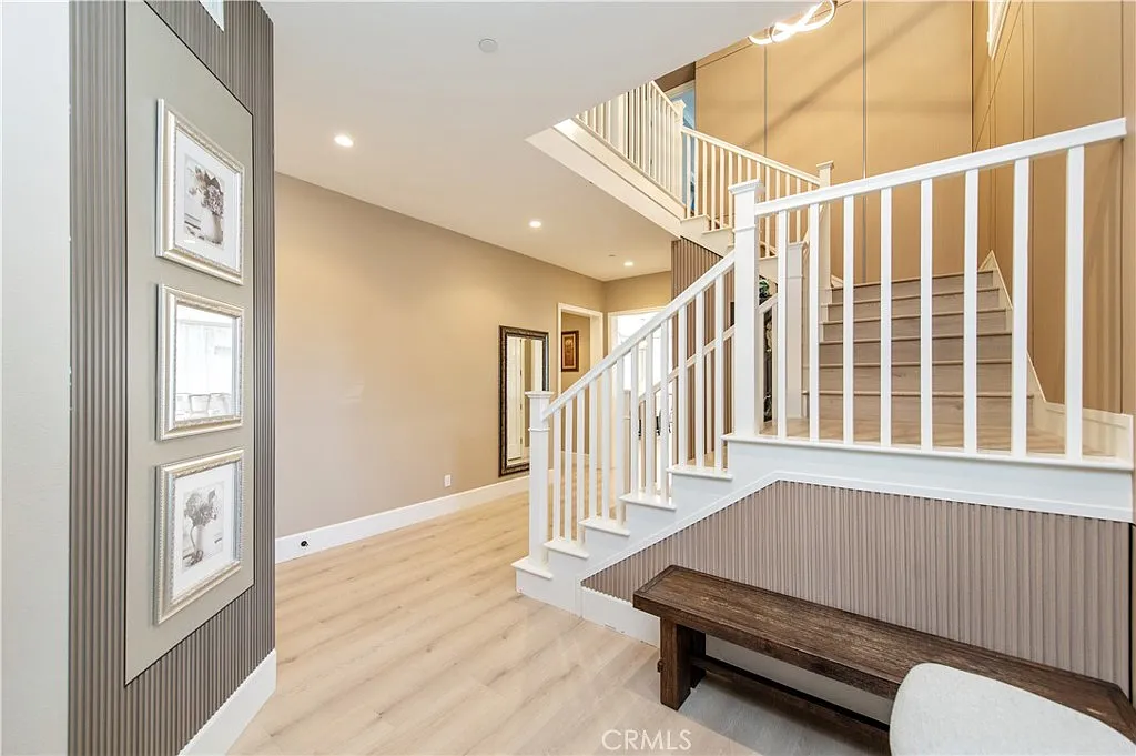 1 bed, 2800 sqft, $2,500 — Photo 2