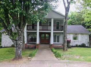8 Elmwood Blvd W, Carthage, TN 37030