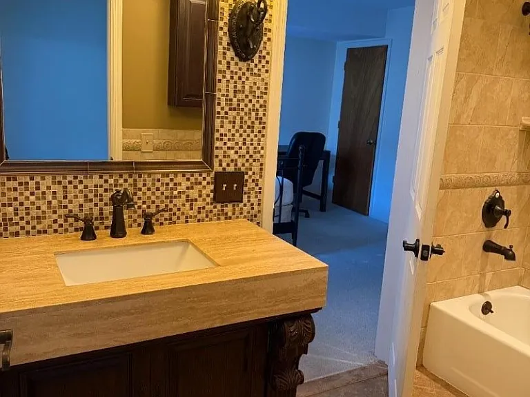 518 Downer St — Photo 30