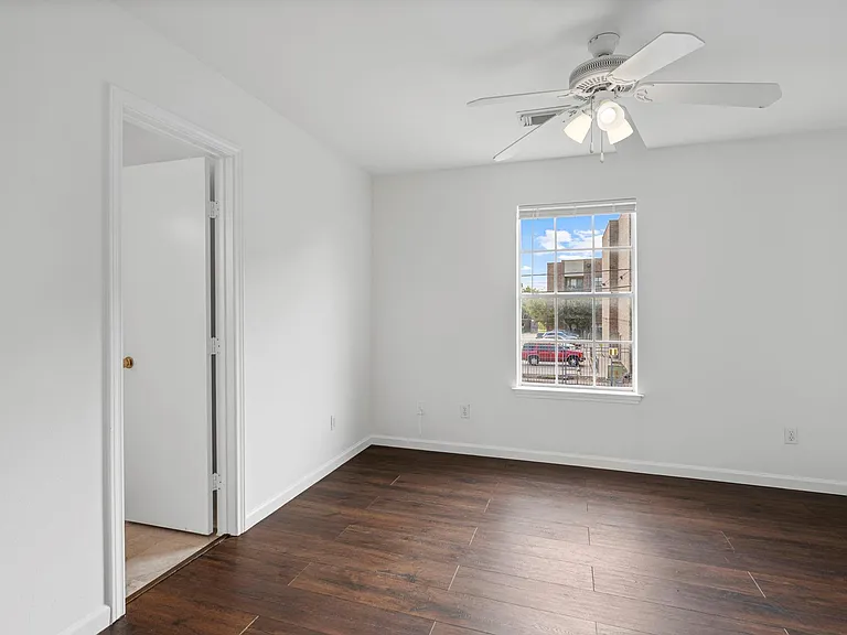 2106 Nettleton St — Photo 7