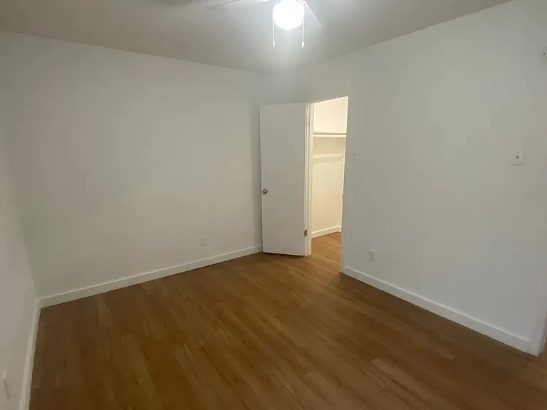 24 Flats Apartments — Photo 40