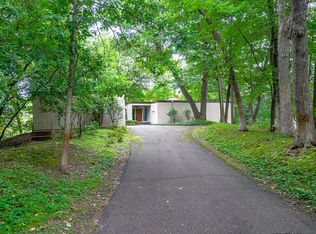 4 Aspen Ln, North Oaks, MN 55127