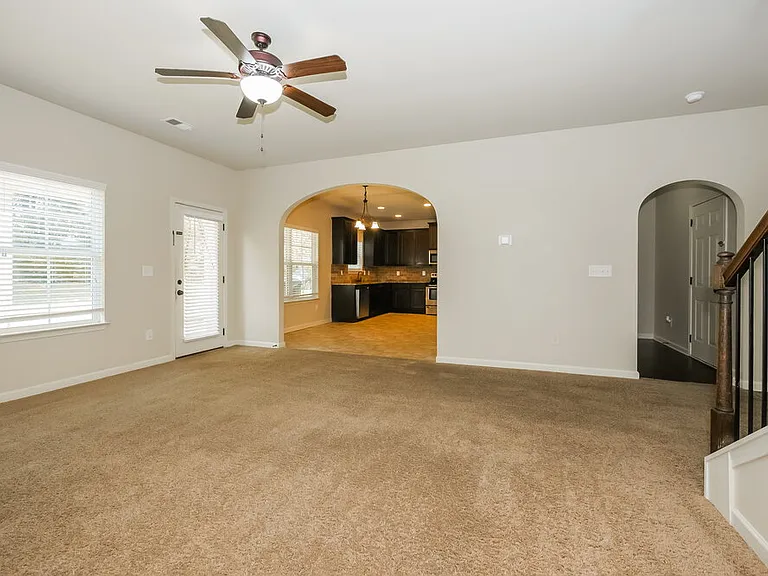 917 Piedmont Dr — Photo 6