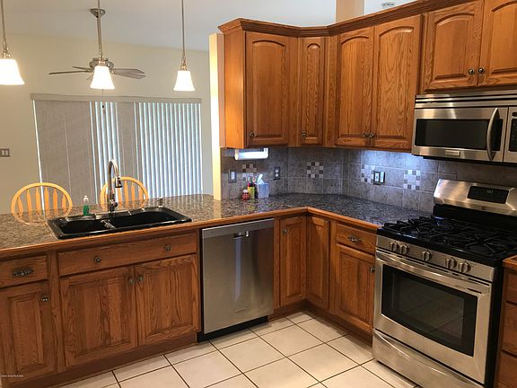 4th image of 1061 Pelican Ln