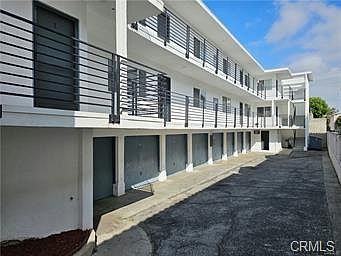 Building Photo 3