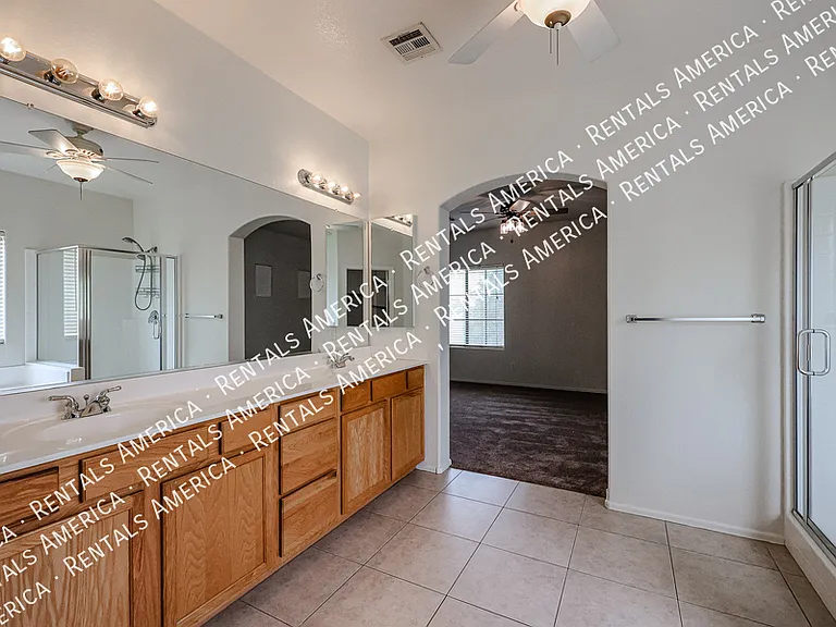 3481 E Vernon St — Photo 31