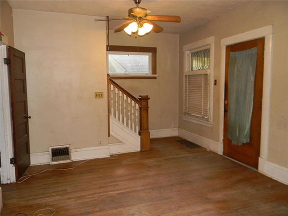 4th image of 2712 Renick St