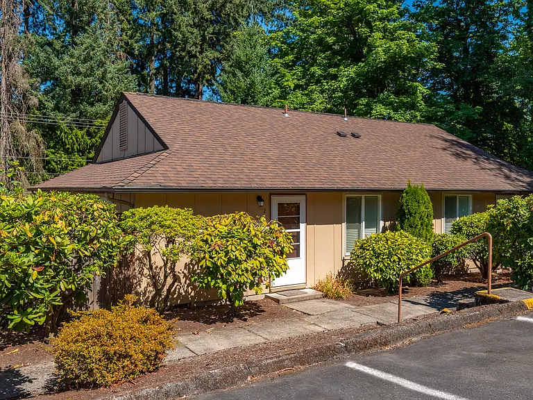 19555 Willamette Dr — Photo 10