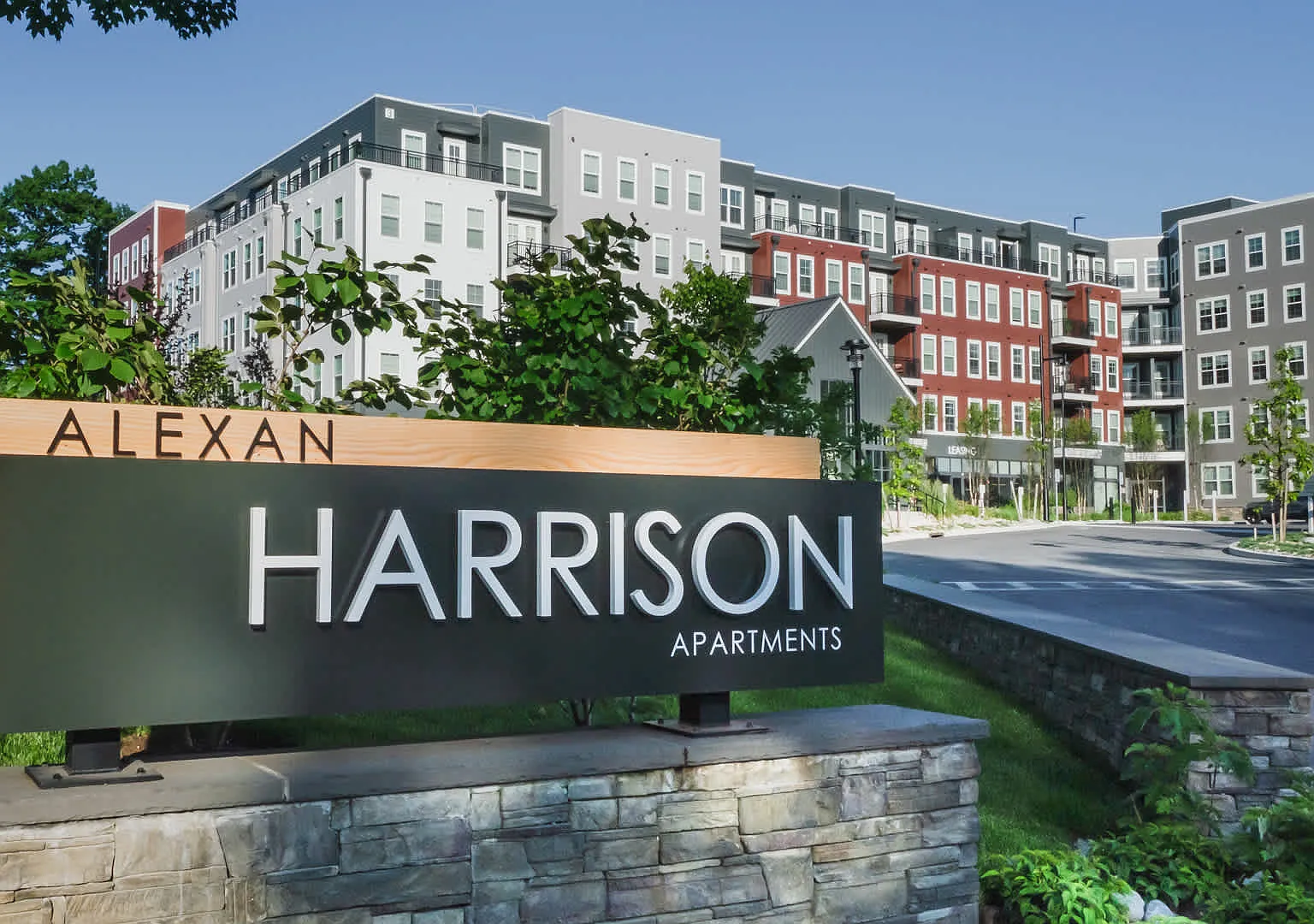 Alexan Harrison — Photo 1