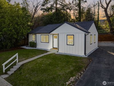 9825 32nd Avenue SW, Seattle, WA, 98126