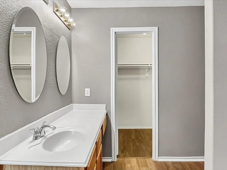 504 Leaf Cluster Ct E — Photo 11