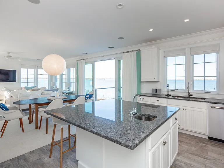 1025 Flying Point Rd — Photo 11