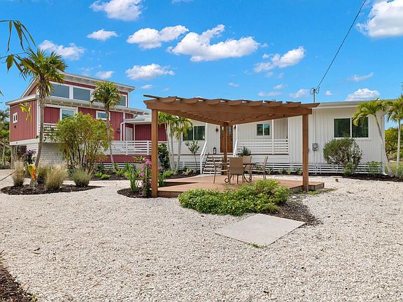 4th image of 3822 Coquina Dr