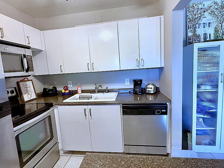 181 Tilford #I — Photo 3