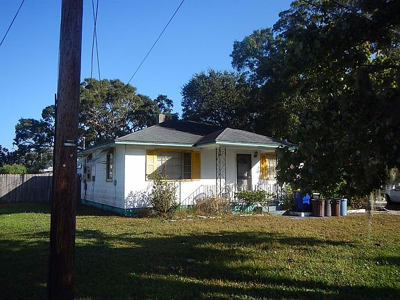 3rd image of 10797 Oakdale Ter