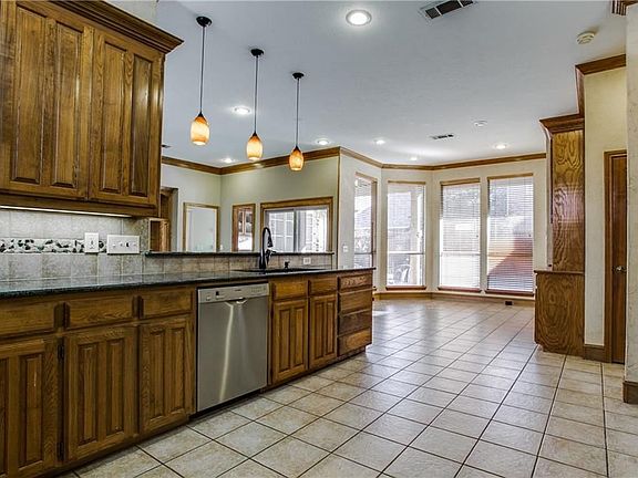 5th image of 4533 Huntwick Dr