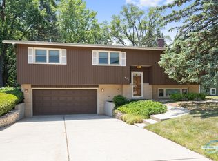 821 Division St, Lisle, IL 60532