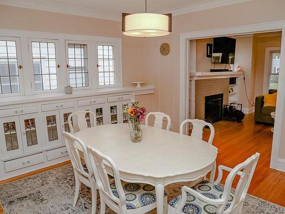 5th image of 3944 N Farwell Ave
