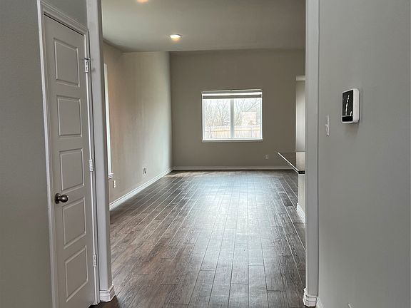 2nd image of 112 Rosings Pl