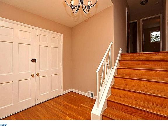 3rd image of 1515 Berkley Pl