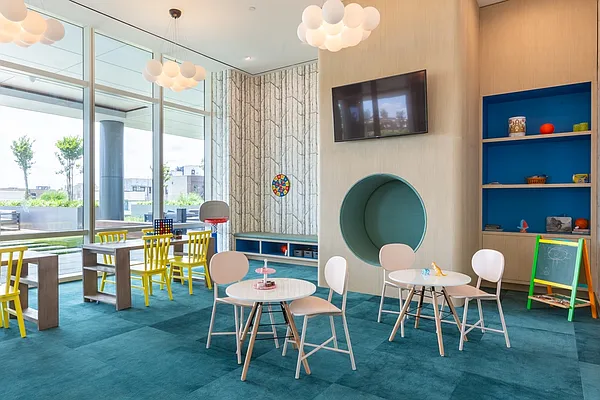 Rented by The Moinian Group | media 29