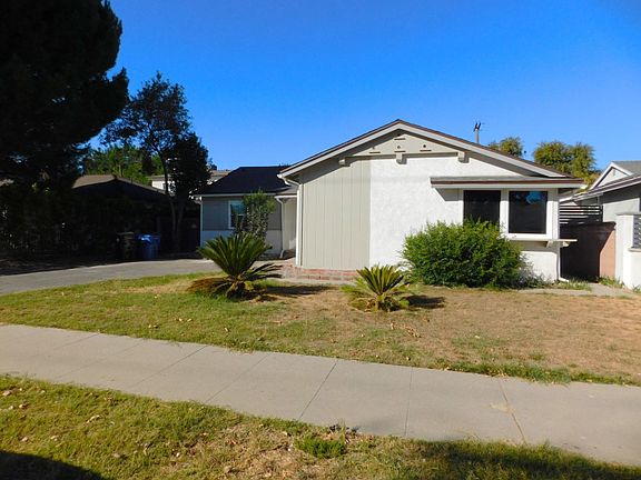 3rd image of 6911 Vanalden Ave