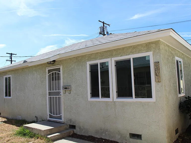 2521 N Brighton St — Photo 1