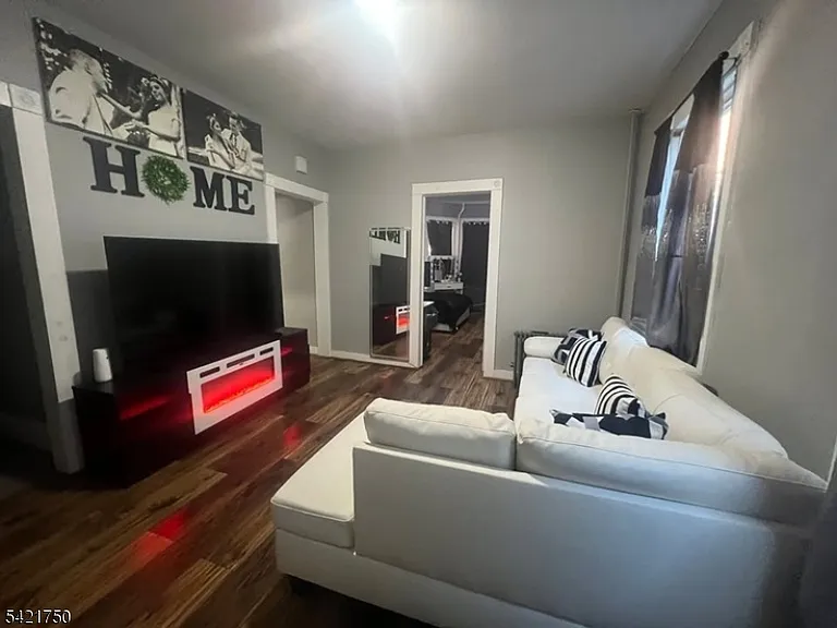 21 Terrace Pl #1 — Photo 6