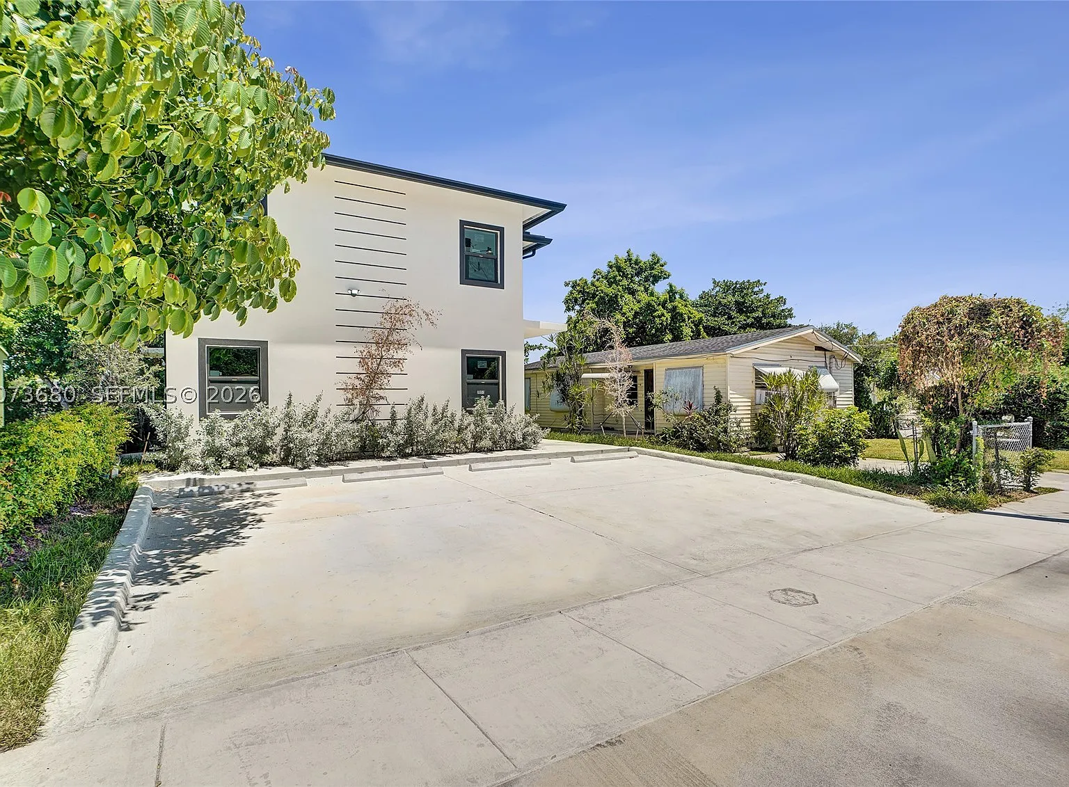 3 bed, 3.0 bath, 1500 sqft, $3,300 — Photo 1