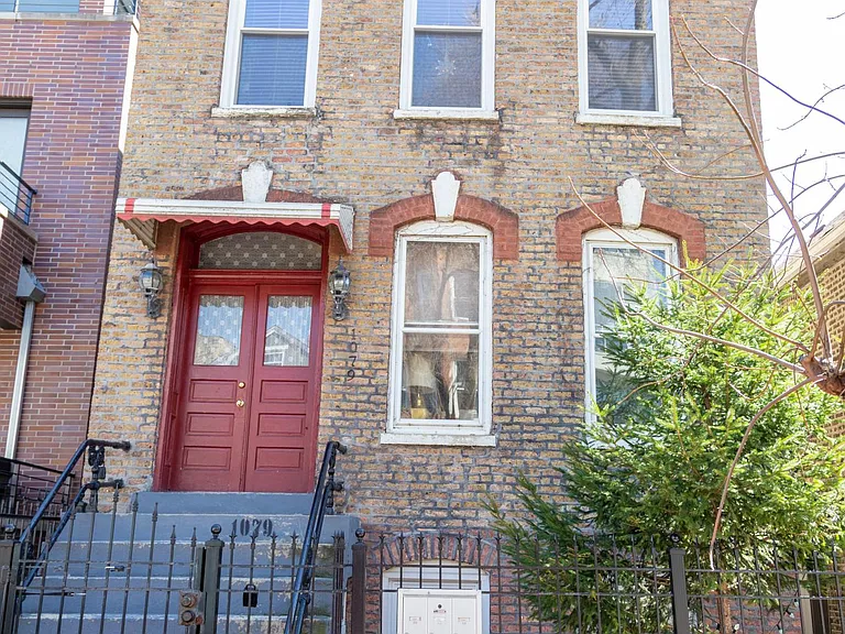 1079 N Marshfield Ave #BST — Photo 76