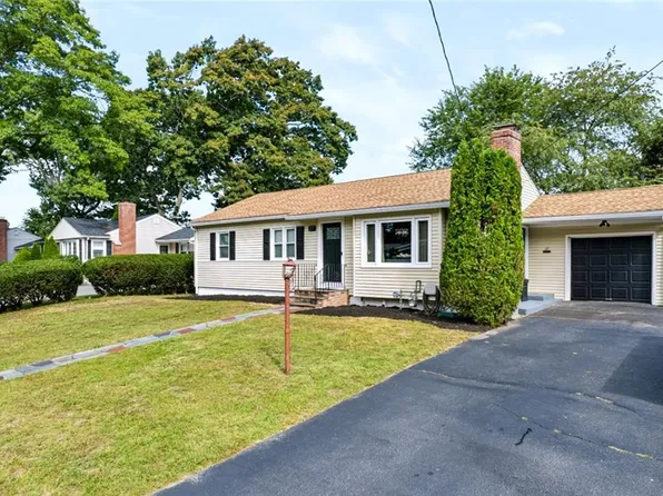 27 Kalmer Rd, Warwick, RI 02886