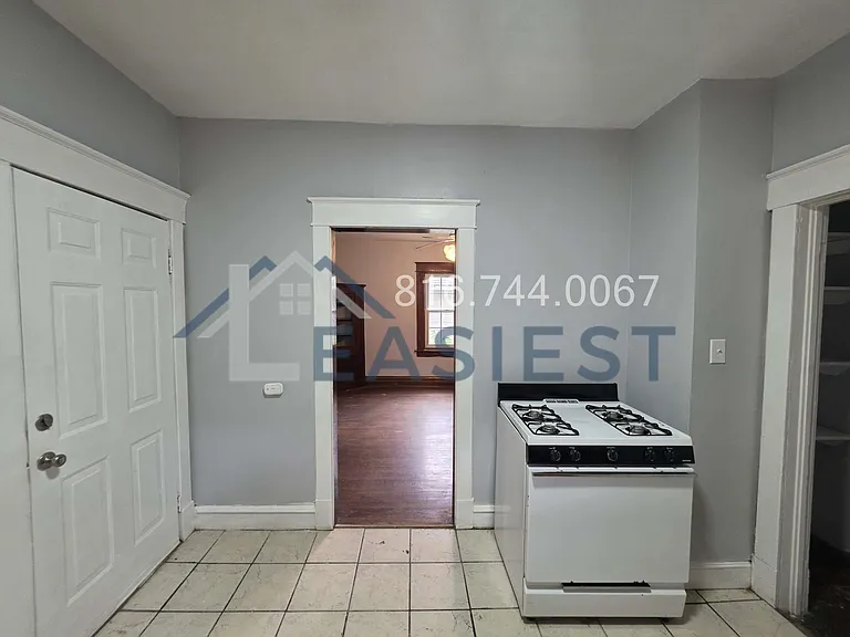 4453 Francis St — Photo 9