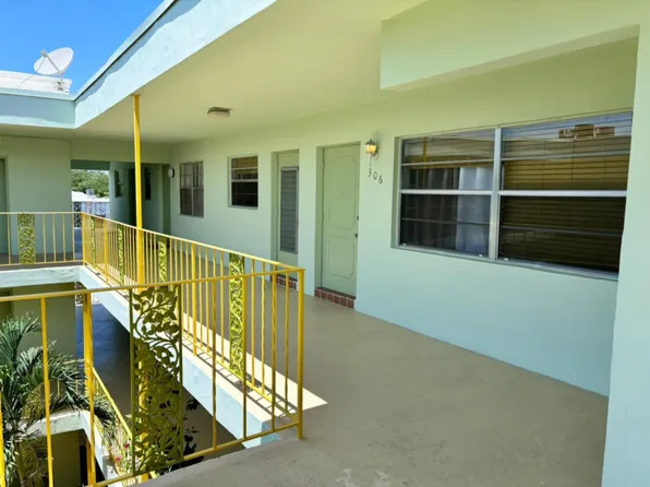 2031 Dewey St, Hollywood, FL 33020