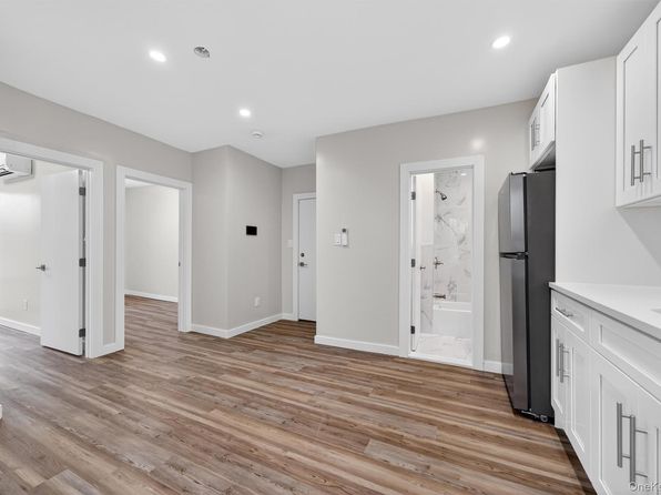 303 Main St #3R