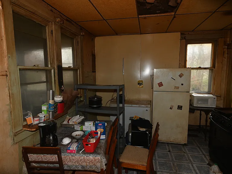 440 W Sawyer St — Photo 42