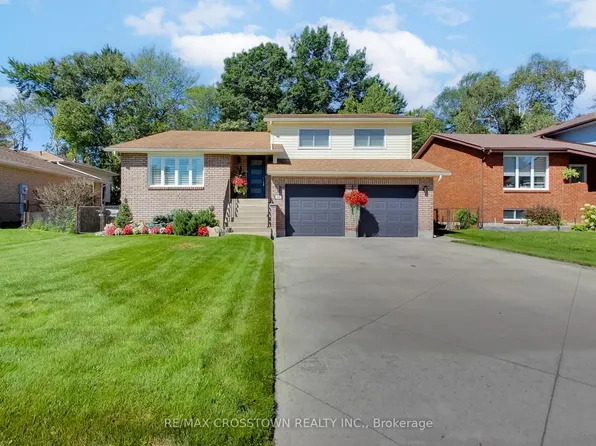 38 Innisbrook Dr, Wasaga Beach, ON L9Z 1G2