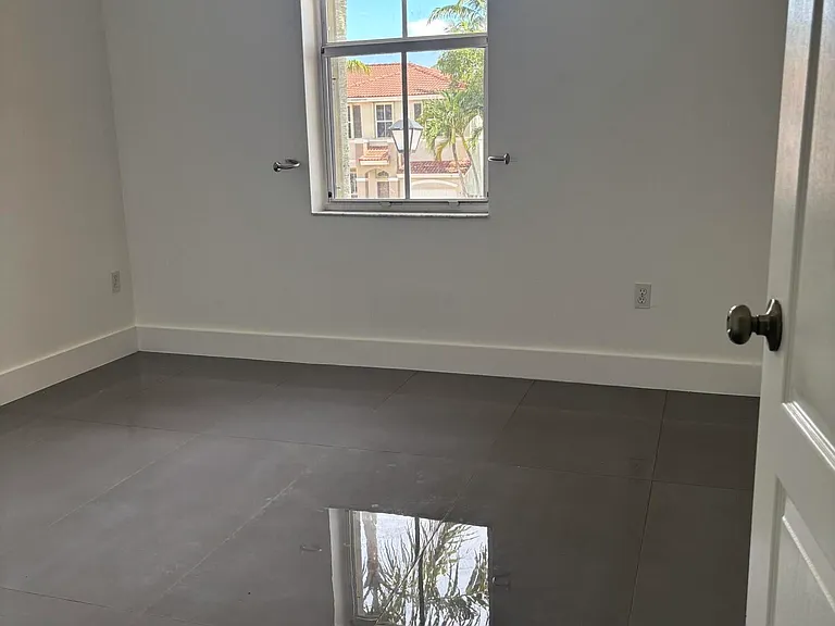 254 Riverwalk Cir #254 — Photo 10