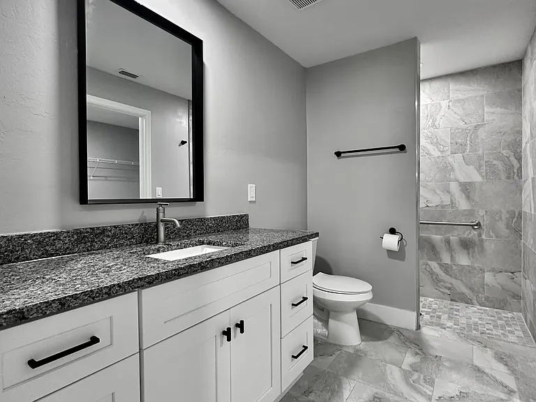 489 Lenox Ave — Photo 32