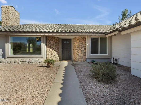 935 N SENATE Street, Chandler, AZ 85225