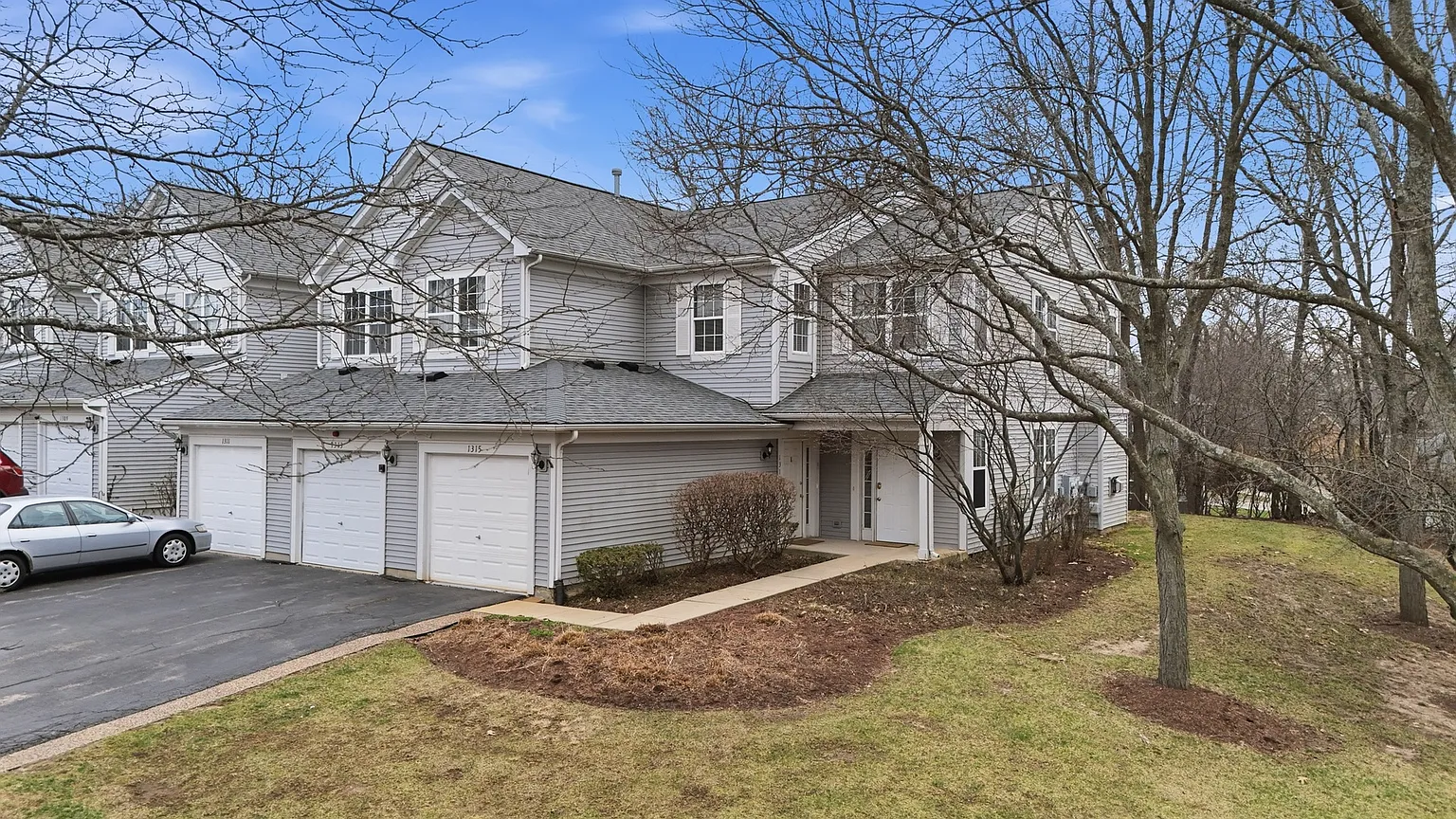 1313 Brookdale Dr photo 1