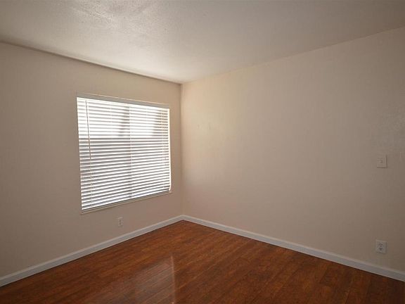3rd image of 6823 Garden Grove Ave