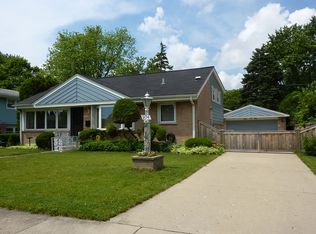 904 S William St, Mount Prospect, IL