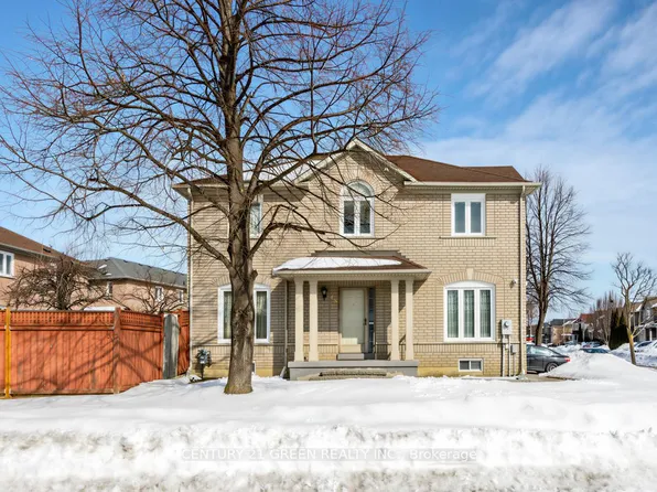 45 Dolphin Song Cres, Brampton, ON L6R 2A7