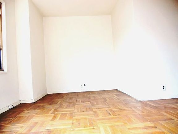 4th image of 311 E 71st St APT 7D