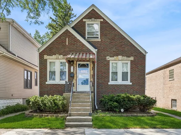 8909 Southview Ave, Brookfield, IL 60513