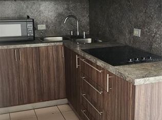 Cond Golden Tower Golden Tower #1017, Carolina, PR 00983