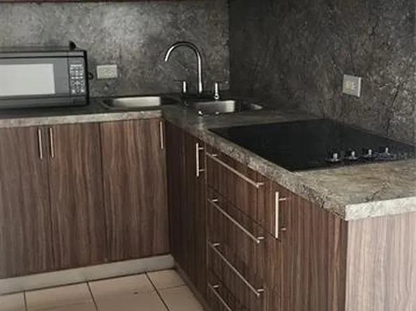 Cond Golden Tower Golden Tower #1017, Carolina, PR 00983